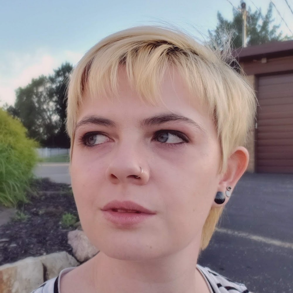 Meet your Posher, Lauren